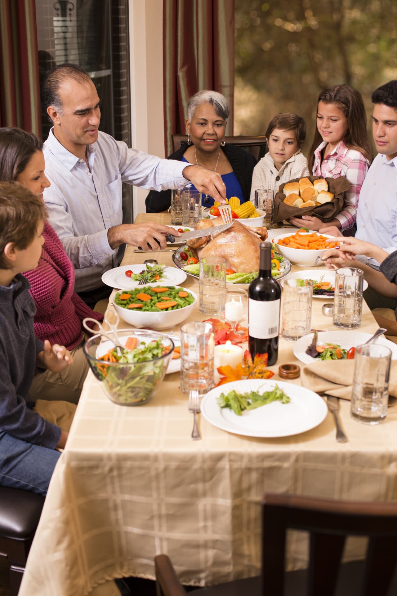 Family Thanksgiving Dinner Table