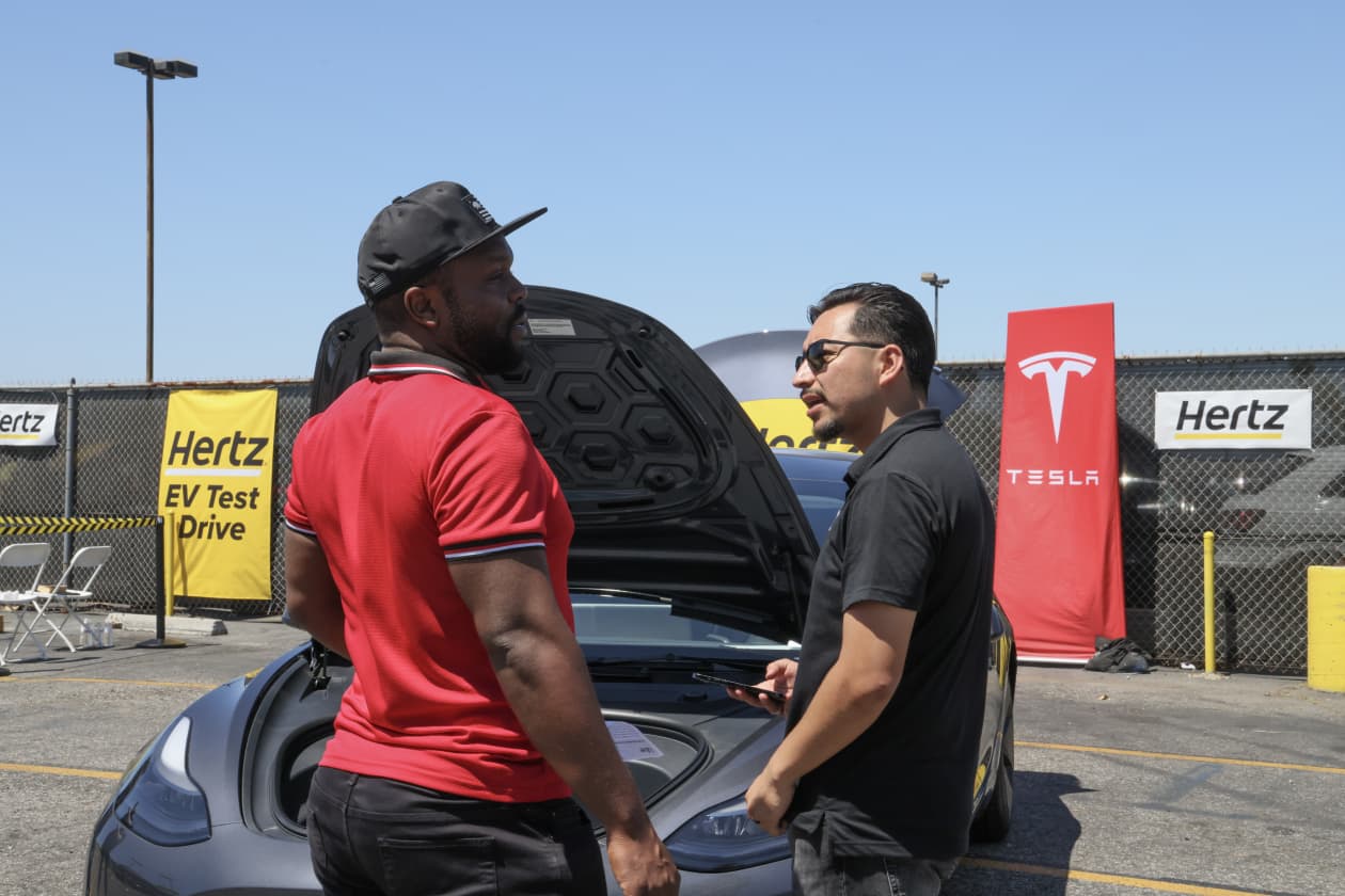 Hertz’s stock gets downgraded, and Tesla has a lot to do with it