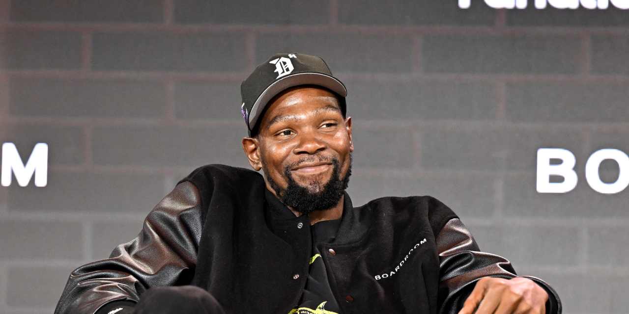 One reason NBA star Kevin Durant is holding onto his bitcoin: He can’t get into his Coinbase account