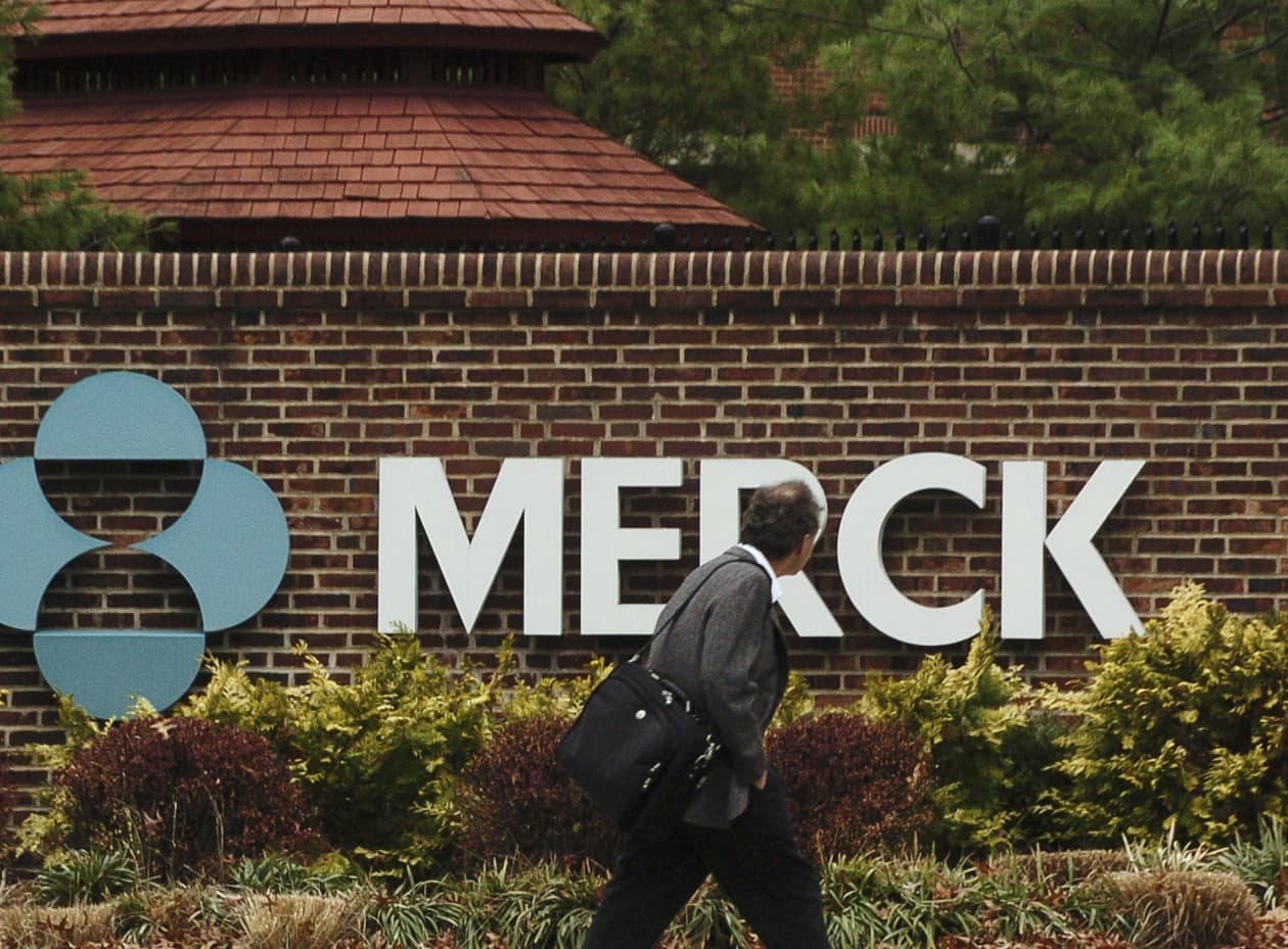 White House signals no pause on Medicare drug price negotiations after ...