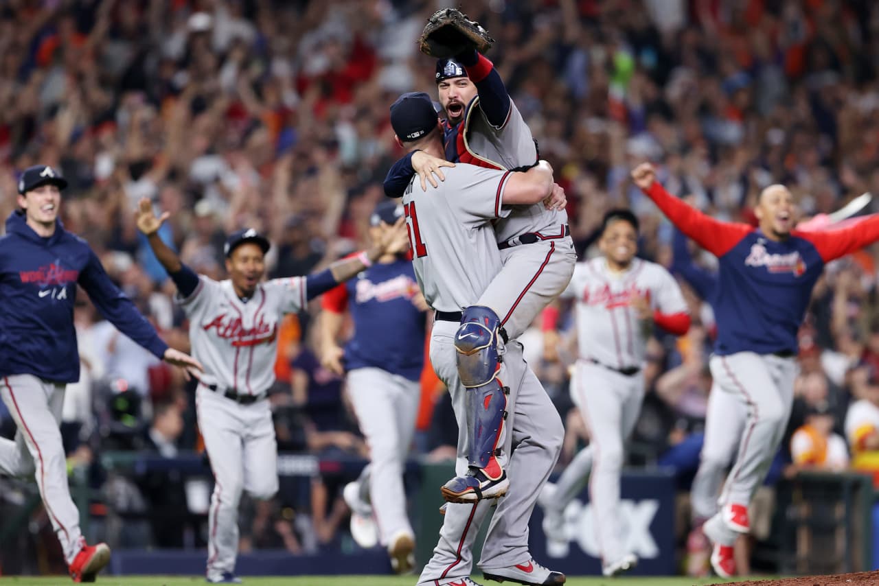 Local fans psyched about Sox being back in World Series