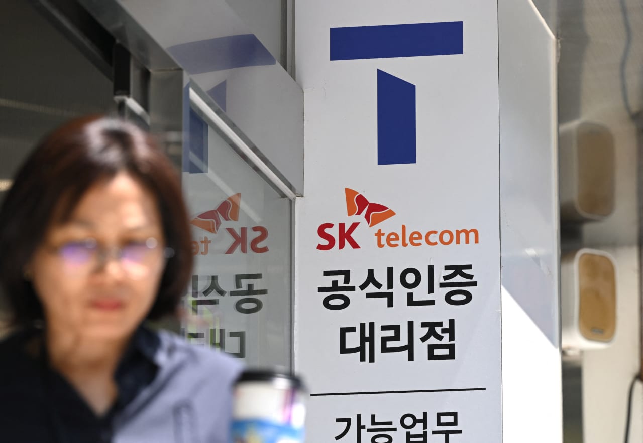 The weirdest way to play Claude maker Anthropic is rallying again after funding round