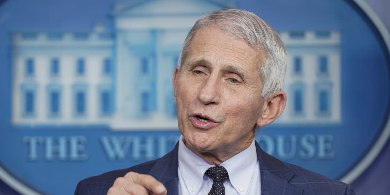 #: Fauci warns against complacency, says omicron will drive COVID cases ‘much higher’