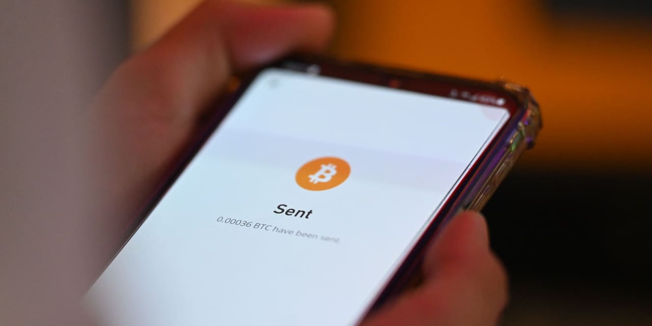 #Crypto: Bitcoin-linked ETF heads for worst day since its October debut, as crypto fights to recover from Saturday swoon