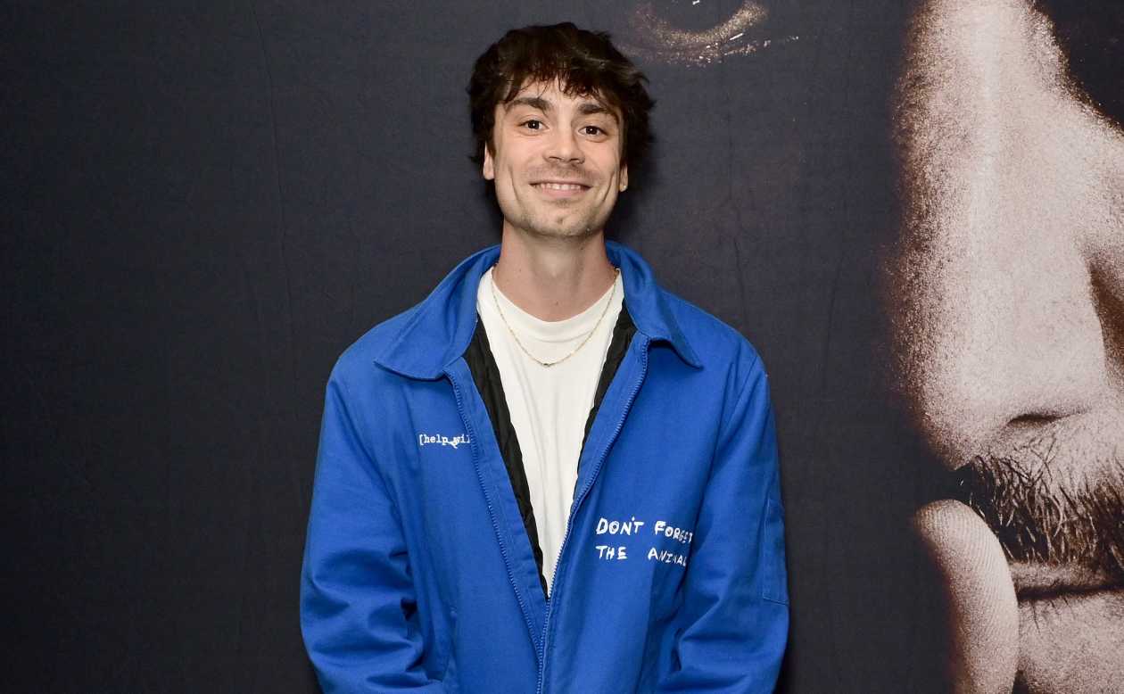 How much do YOU pay for rent, Caleb Simpson? TikTok star who tours ...