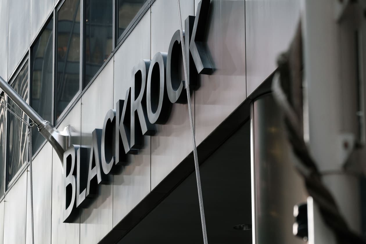 BlackRock partners with Coinbase to offer bitcoin access to institutional  investors, despite market downturn - MarketWatch