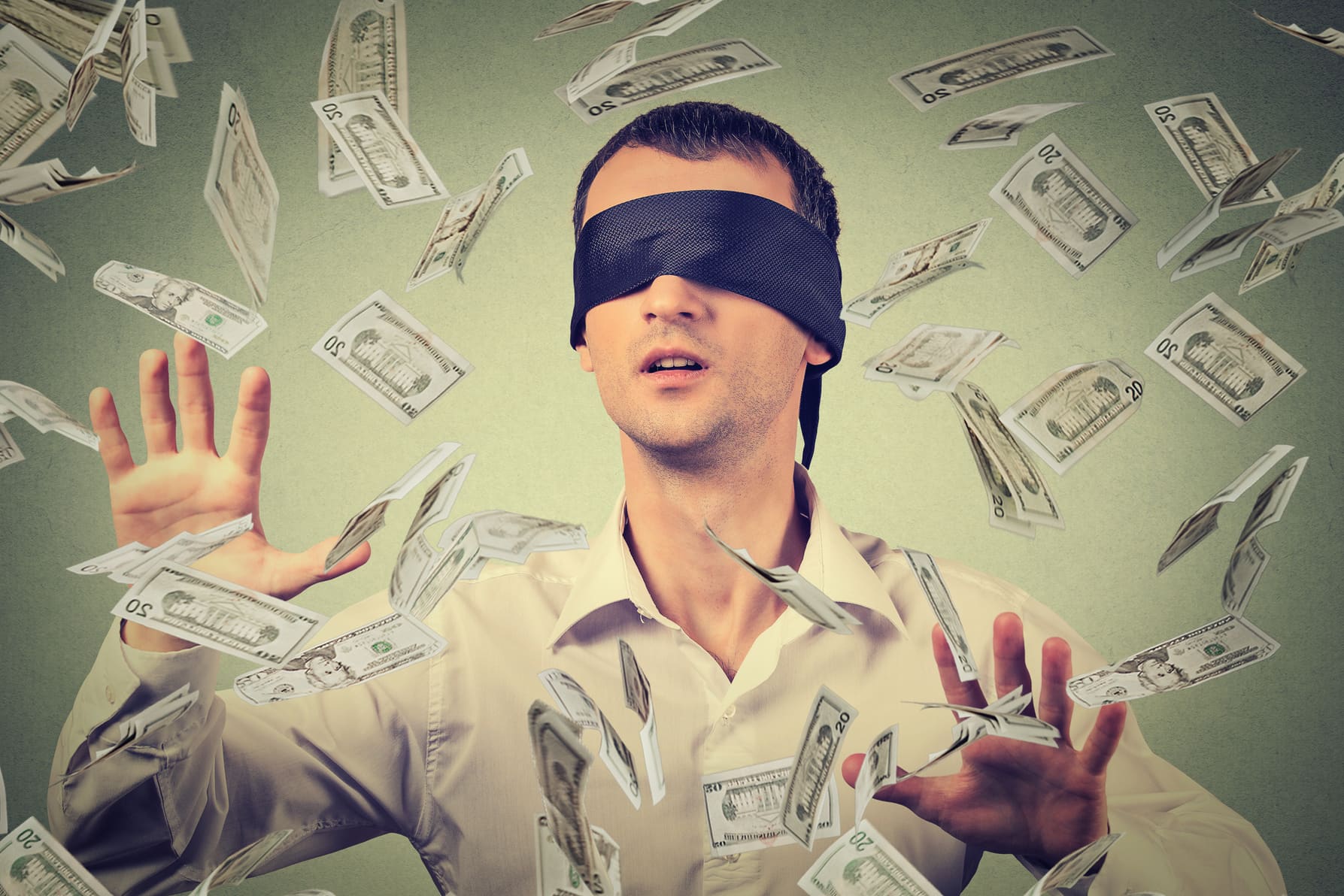 Pass me the money. Человек с деньгами. Человек с купюрой. Денежный человек. Толпа с деньгами.