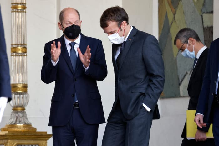 Ukraine on the agenda as new German chancellor Scholz travels to Paris