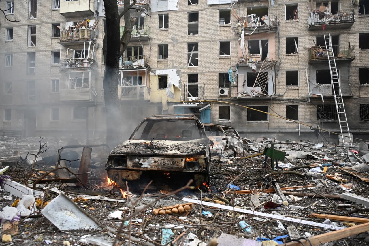 Russia Targets Ukraine S Two Largest Cities Killing At Least Six   Im 45114958