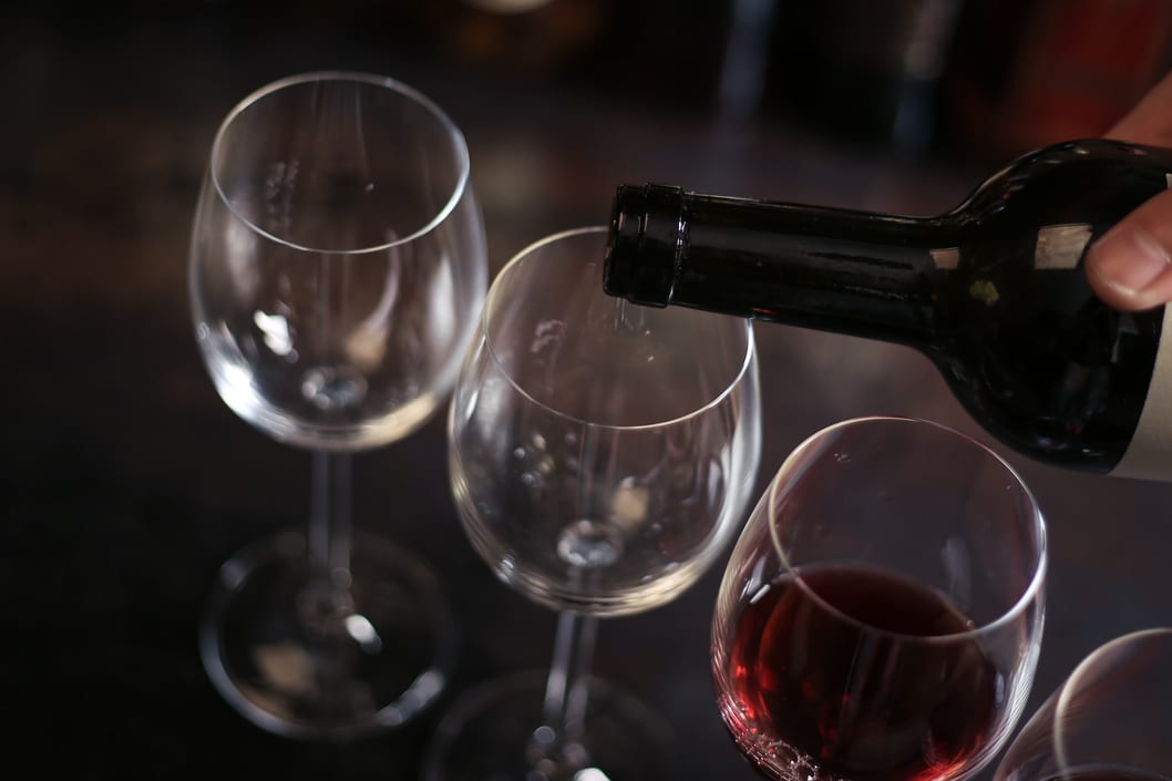 According to a Sommelier, These Are The Wine Glasses Your