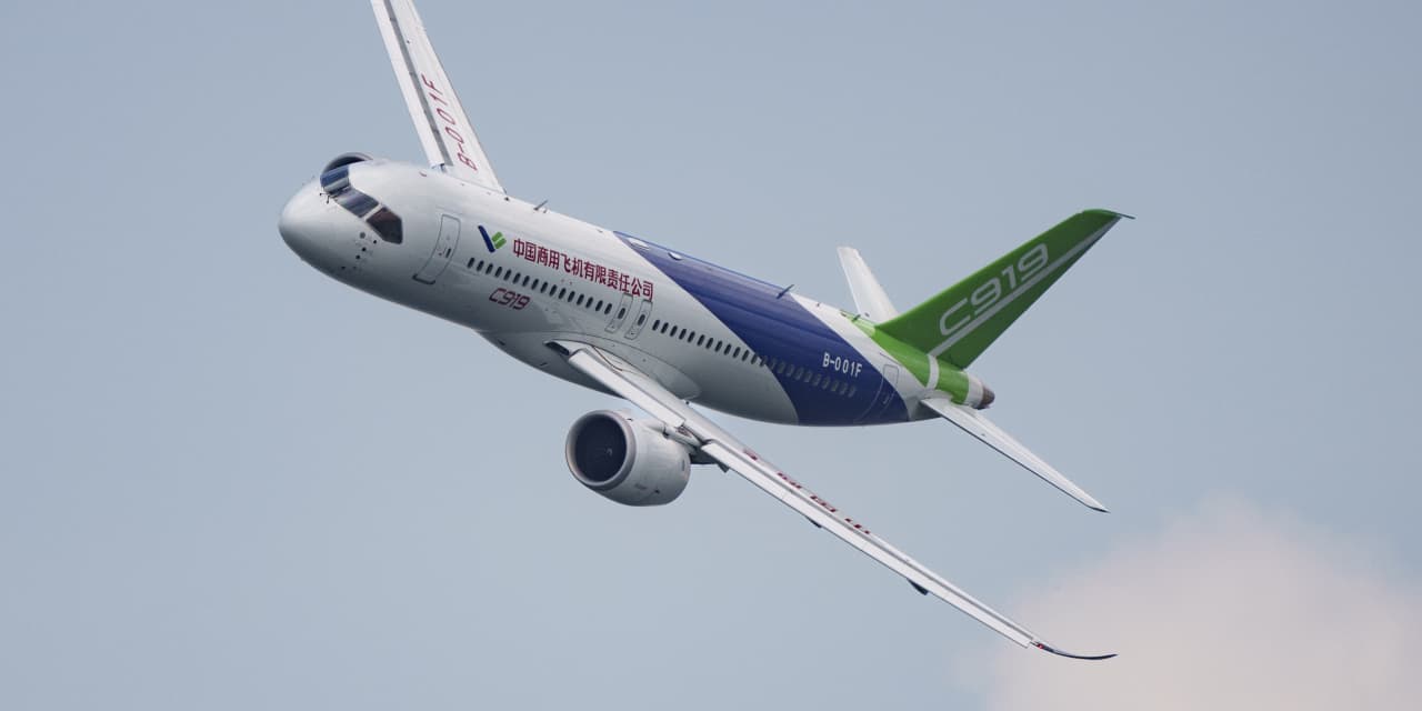 Singapore Airshow kicks off with Boeing and China's COMAC announcing new orders - Vimarsana News