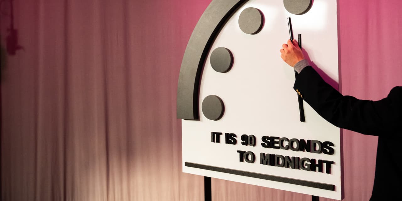 'Doomsday Clock' remains just 90 seconds from midnight, says Bulletin of the Atomic Scientists - Vimarsana News