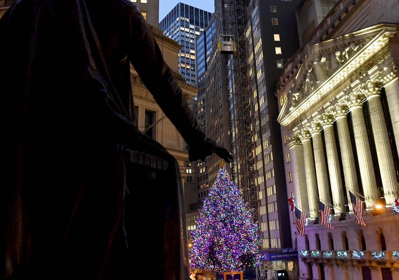 S&P 500 hits record high on Christmas Eve for first time in more than a decade