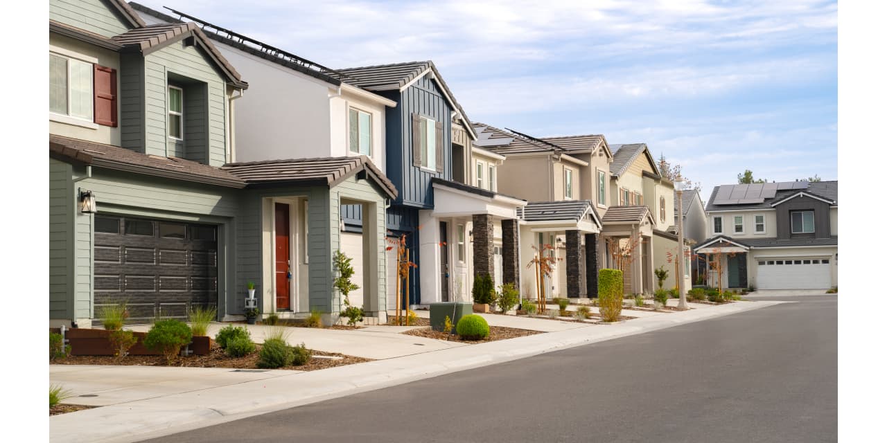 Mortgage rates fall for eighth week in a row, drawing buyers off the sidelines - Vimarsana News