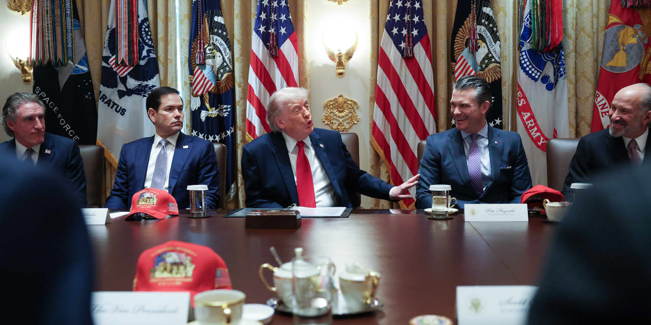 Oil prices turn lower as White House backs report on progress toward Iran peace pact