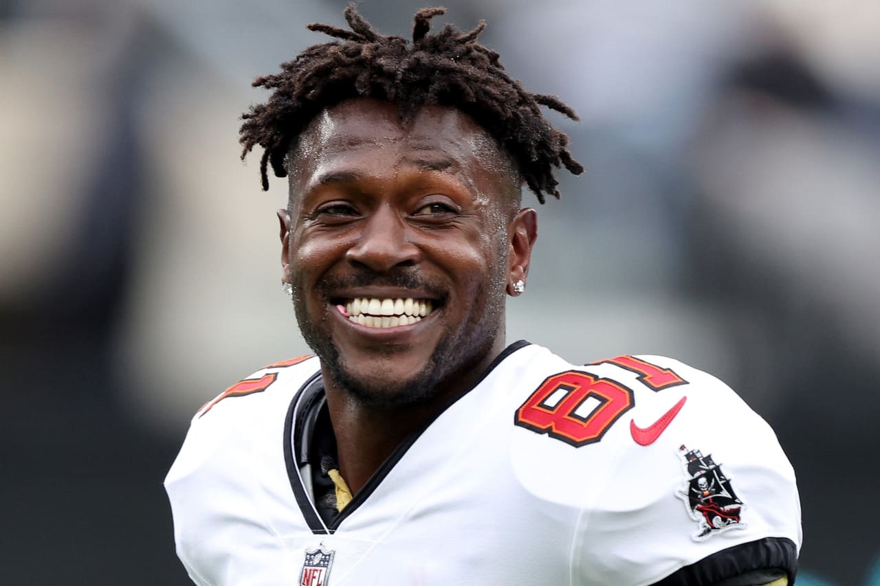 Antonio Brown's midgame meltdown in the NFL will likely cost him $1 million  - MarketWatch