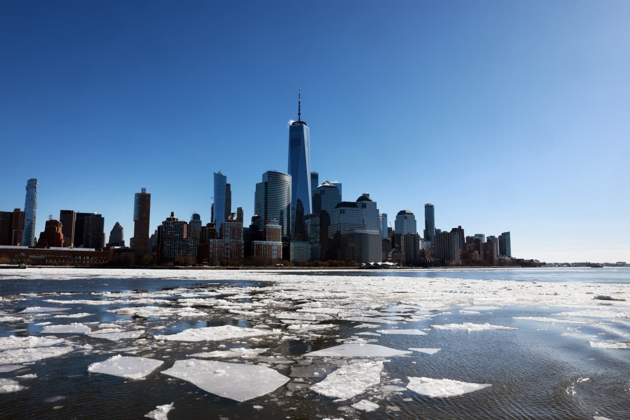 U.S. stock futures fall, along with bitcoin and oil prices