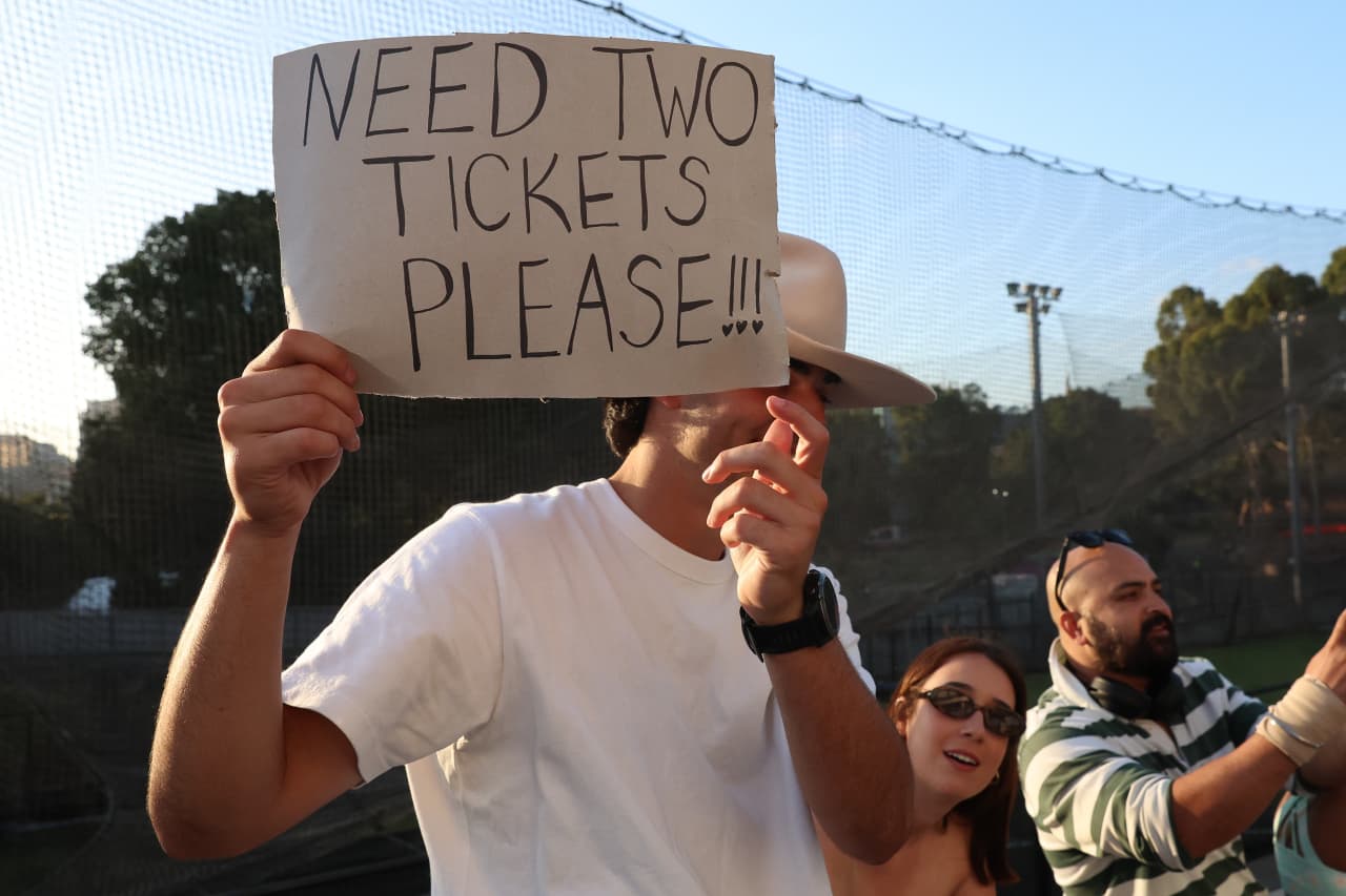 A deeply divided Congress finds common ground: Concert-ticket pricing stinks.