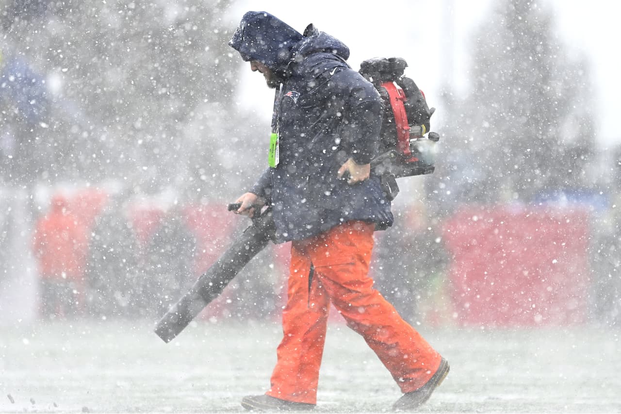 Winter Storms Dump Snow On Both US Coasts As Icy Roads Make For ...