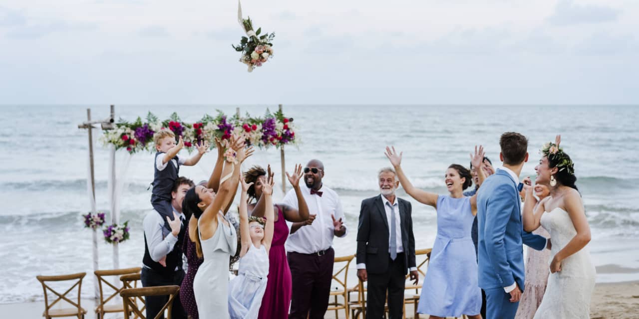 How to have a dream wedding—without the nightmare debt