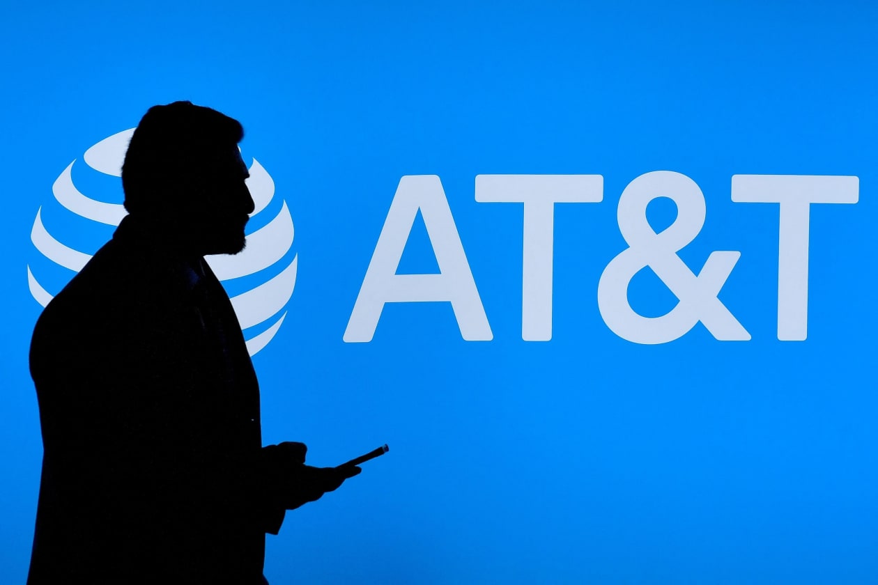 Has AT&T’s stock taken an unfair beating? This new bull thinks so ...