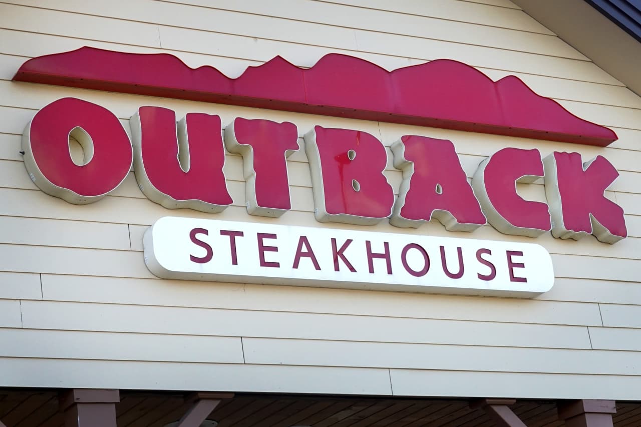 Bloomin’ Brands swings to Q1 loss, is exploring ‘strategic alternatives’ for Brazil business