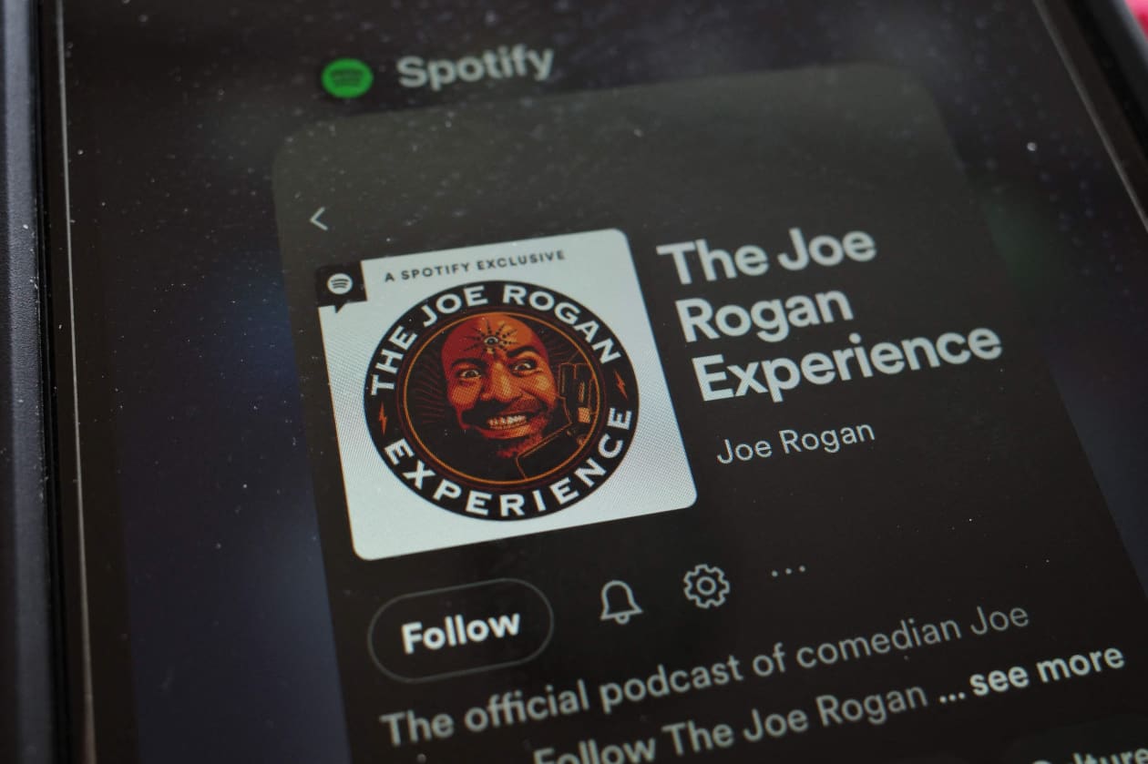 Joe Rogan’s podcast is coming to Apple, Amazon and YouTube under new ...