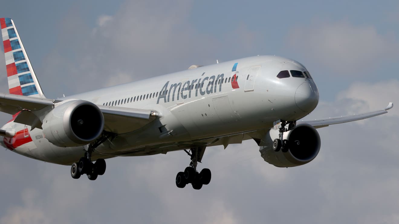 A flight attendant stops an unruly passenger with a blow from a coffee