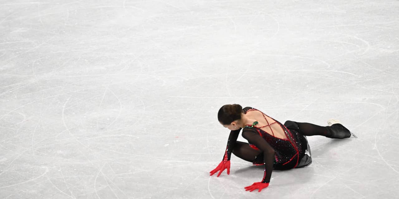 Heavily favored Russian figure-skating phenom Kamila Valieva fails
