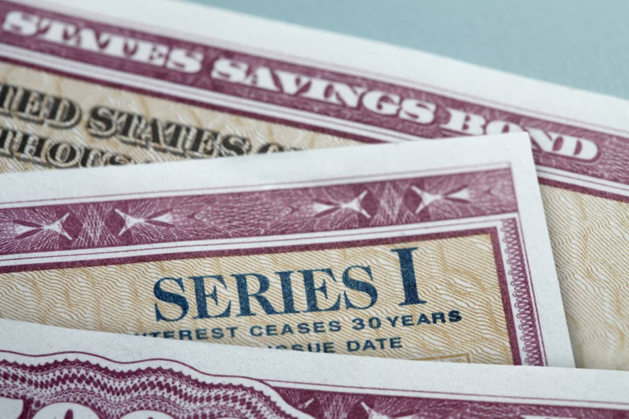 With inflation running hot, Series I bonds are still a smart move for yield and tax advantages