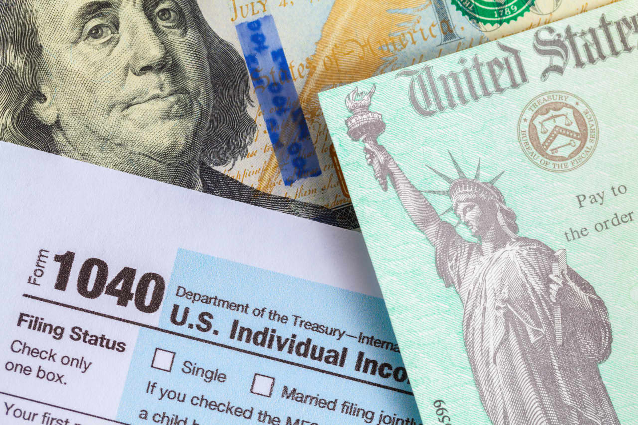 How to make money on stocks that look ripe for 2024 tax-loss selling