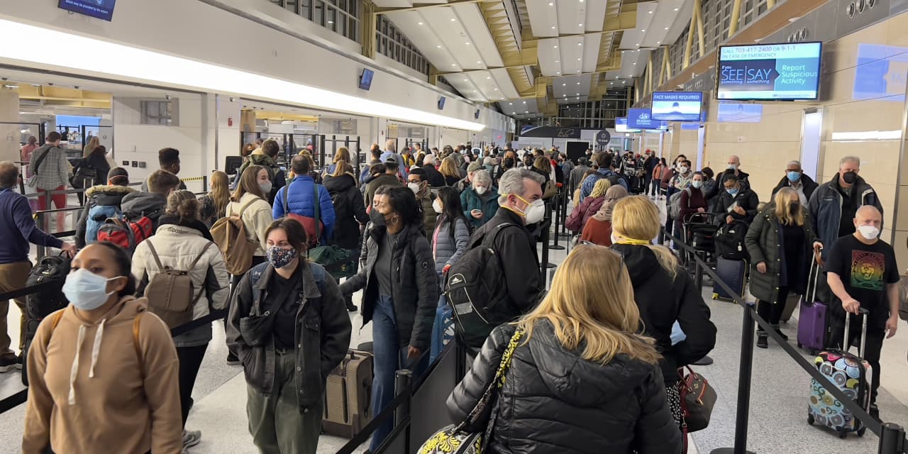 #: As oil prices rise, Russia-Ukraine war complicates airlines’ pandemic recovery — and could also hike ticket prices in the U.S.