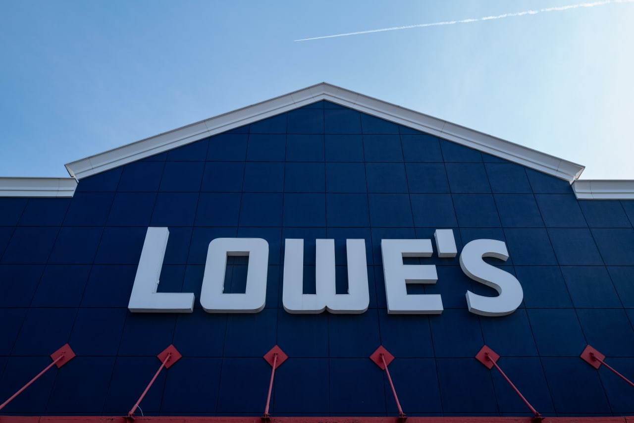 Bill Ackman’s Pershing Square dumps stake in Lowe’s, keeps Google