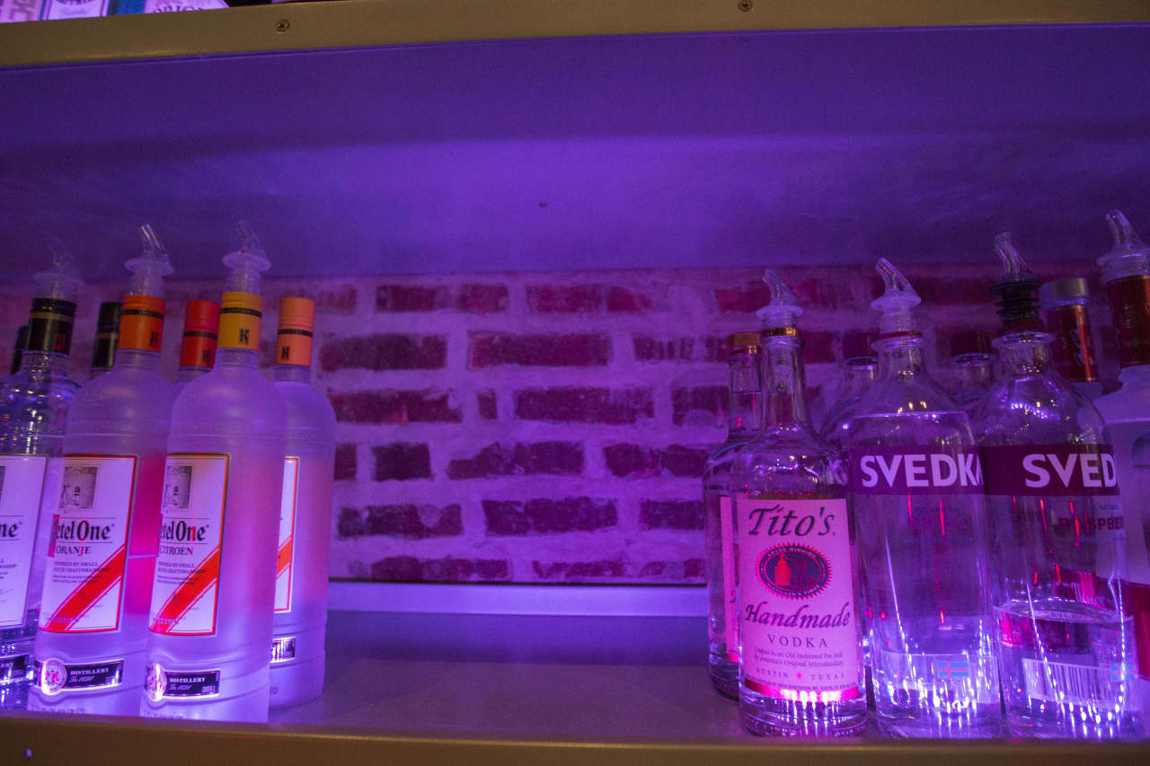 I thought I would put on sanctions as well': U.S. and Canadian liquor stores  and taverns pull Russian vodka off shelves - MarketWatch
