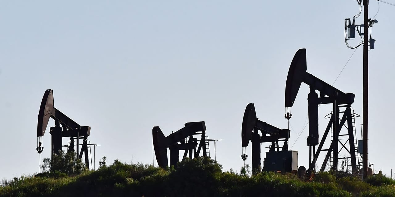 US oil just tumbled below 0 a barrel — What that says about recession fears and tight crude supplies