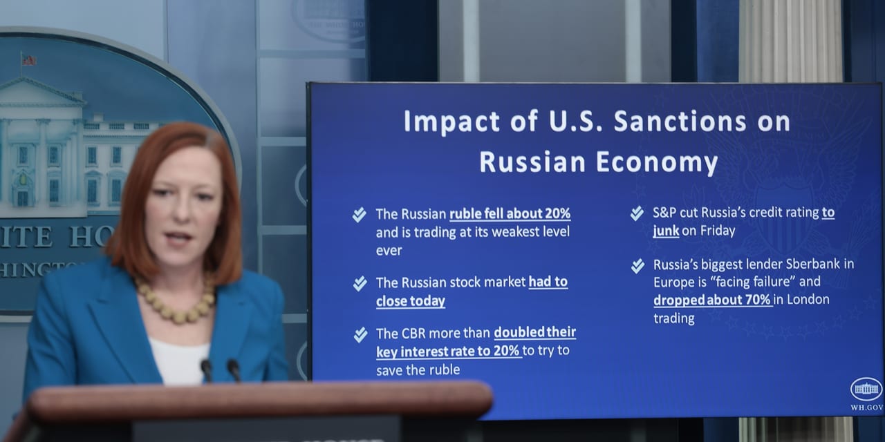 Le sanzioni prendono di mira l’economia russa: ecco chi è più esposto