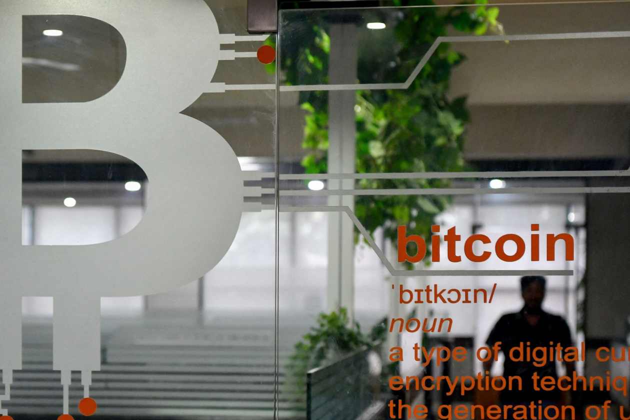 As the ruble plunges to less than a penny, dealings surge in Ukraine and  Russia currency for bitcoin and stablecoins - MarketWatch