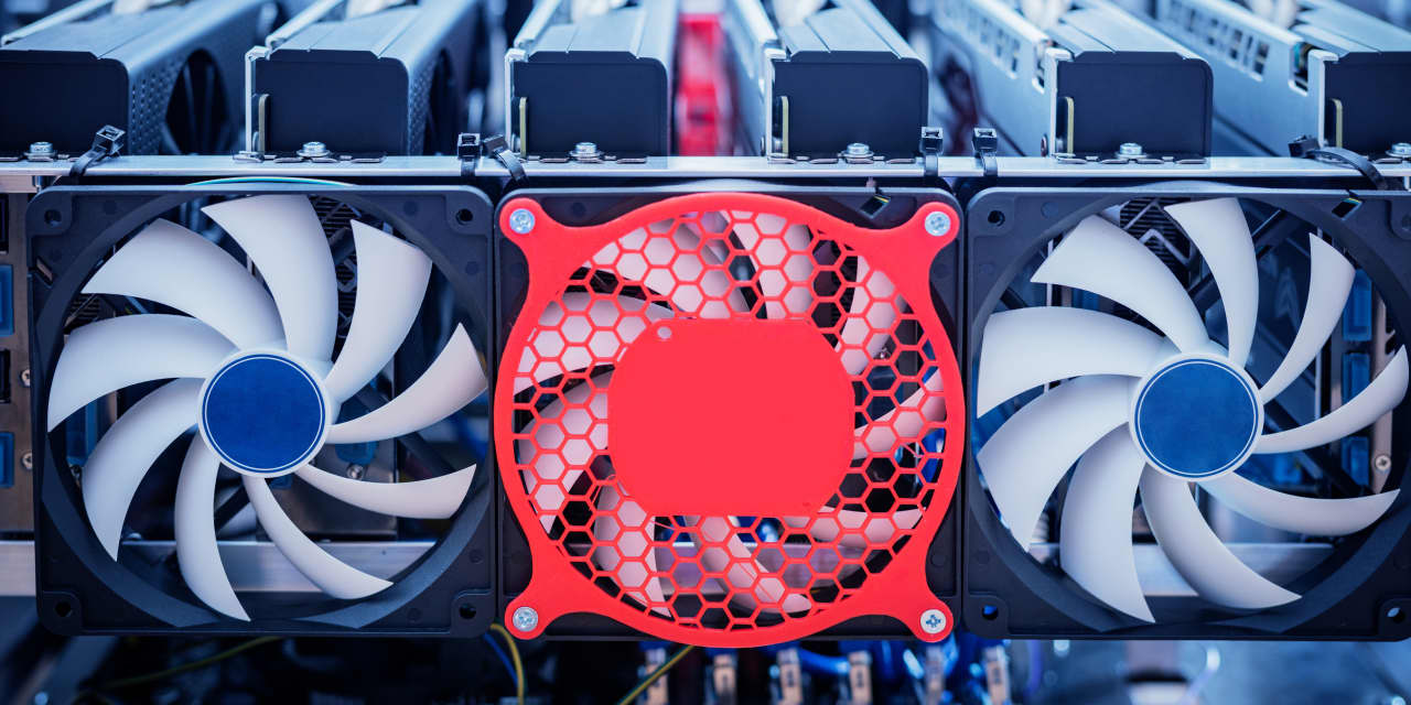 Bitcoin miners struggle with crypto's price decline, rising energy costs, and increase in mining difficulty