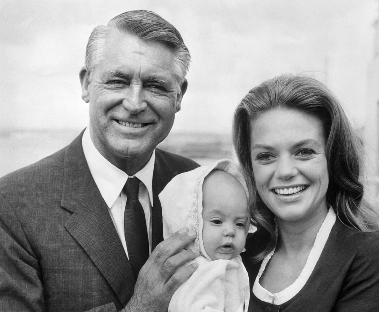 A piece of Hollywood history: Gorgeous Palm Springs estate once owned by Cary Grant listed for $12.7 million