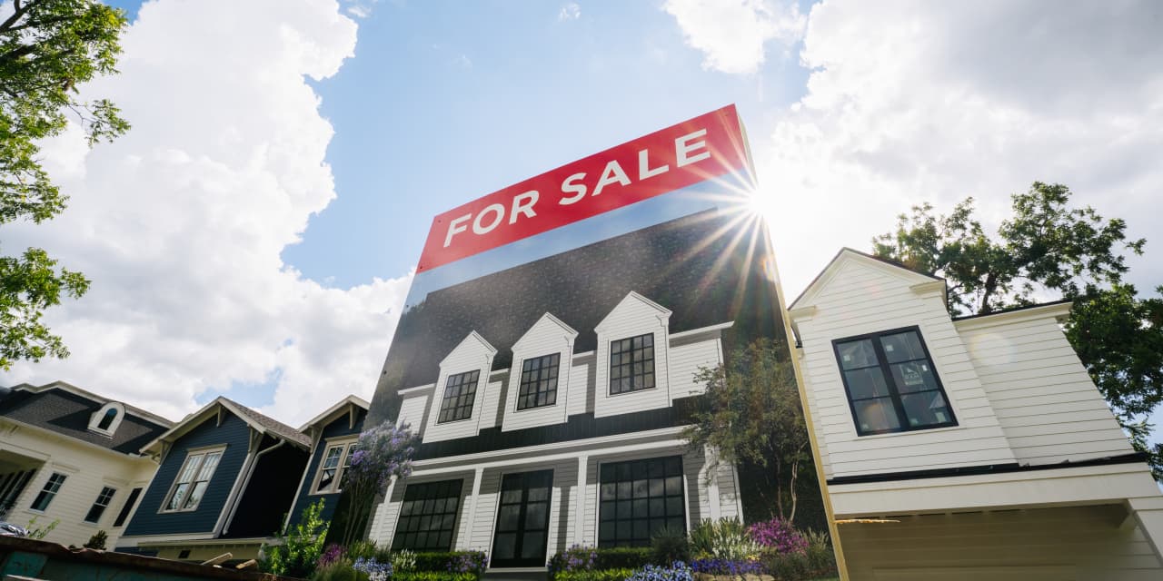 #: Looking to sell in 2022? The best time to list your home is upon us
