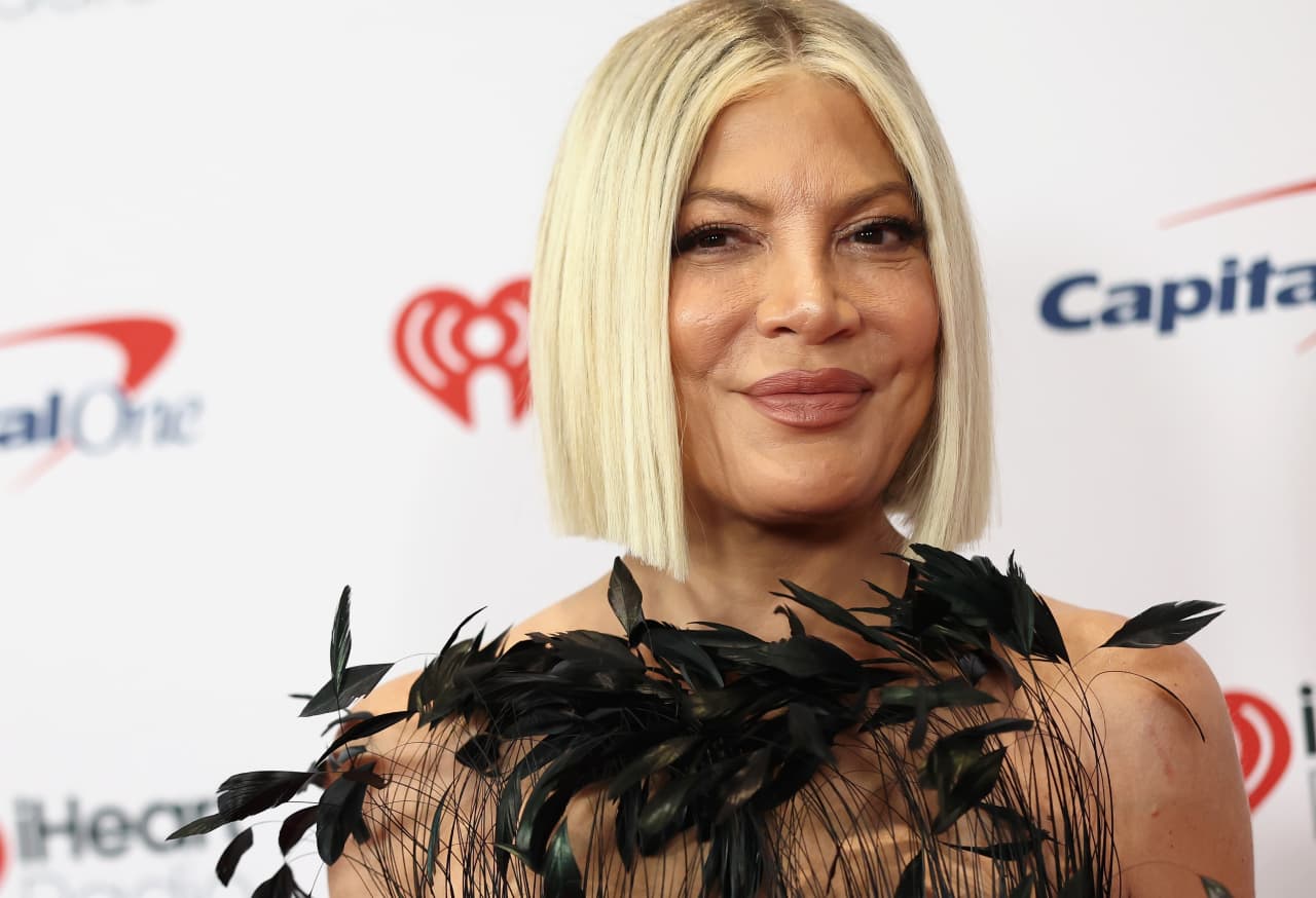 ‘Borderline hoarder’: Tori Spelling says her $12,000-a-month rental where she lives with her 5 kids is a mess