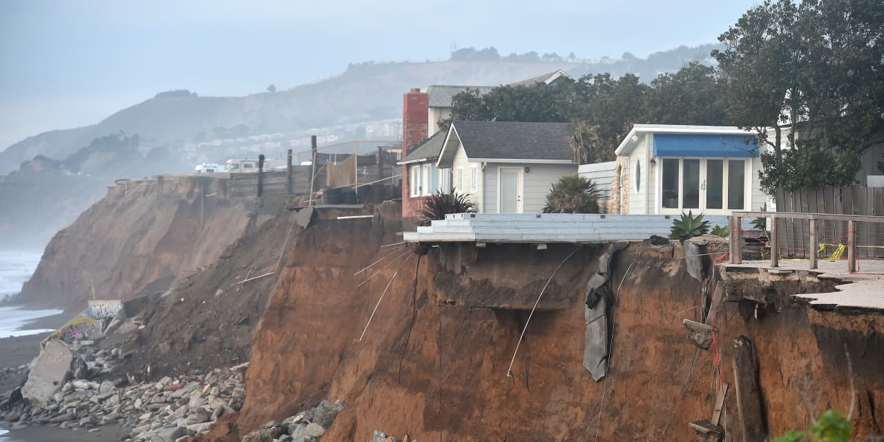 #: ‘The housing market is in the early stages of a substantial downshift’: Home sales may drop 25% by the end of summer, according to this analyst