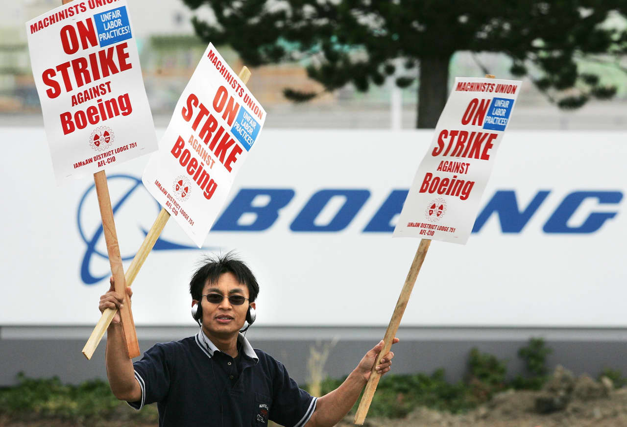 La huelga laboral de Boeing obliga a esta empresa a enviar a cientos de empleados a casa