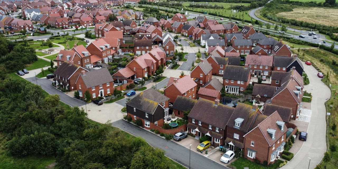 U.K. housebuilders in $3.2 billion merger amid signs of property market recovery - Vimarsana News