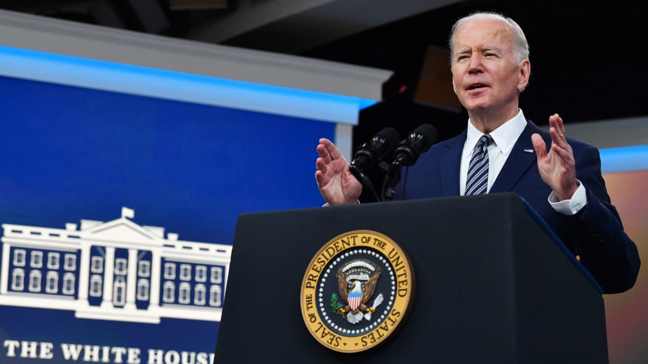 Biden orders largest-ever release from oil reserves, as he reacts to ...