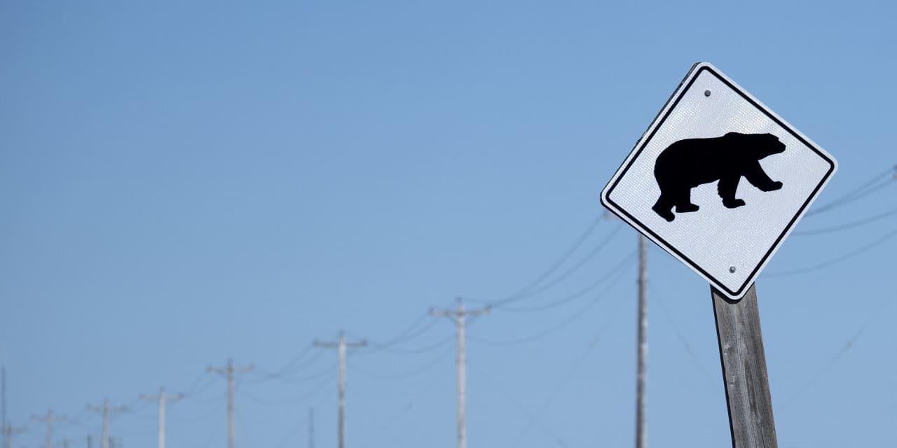 Micron, Intel drag the tech sector into a new bearish phase. Will the correction last this time?