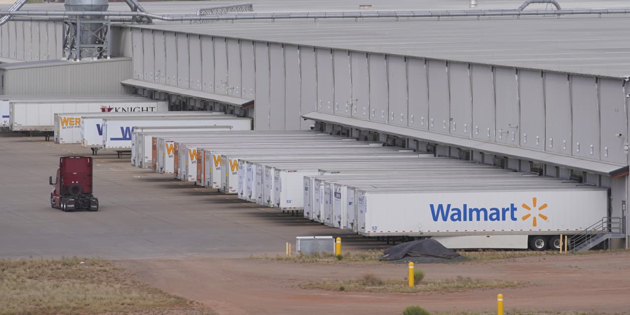 Walmart raises pay for truck drivers to as much as 110,000 in the