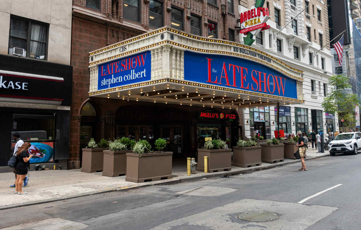 Was canceling Stephen Colbert's 'Late Show' really about money? The numbers  don't entirely back it up. - MarketWatch, image size:1260x802