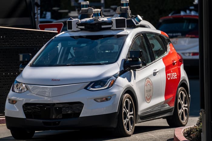 Funny: Watch what happens when police pull over a driverless car in San Francisco Im-522029?width=700&height=466