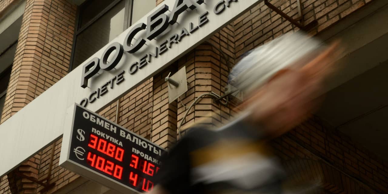 Société Générale acuerda salir de Rusia y vender su participación en Rosbank